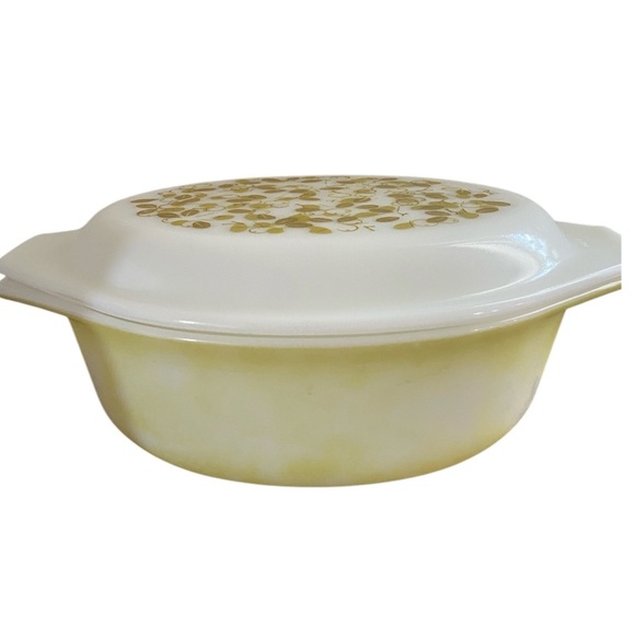 Vintage Pyrex Verde Olive 1.5 Quart Floral Milk Glass Casserole Dish With Lid - Picture 1 of 16